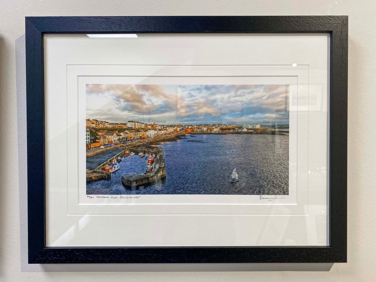 Small Frame - Black